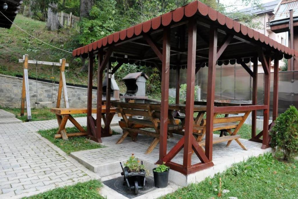 Vila Bradet Buşteni Zewnętrze zdjęcie